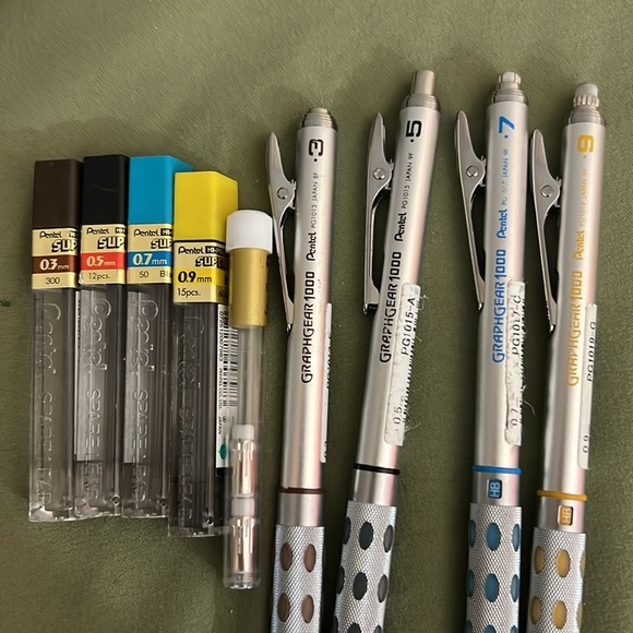 Pentel GRAPHGEAR 1000 Mechanical Drafting Pencil Set - Picture 2 of 2